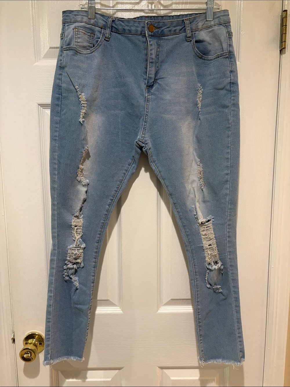 Women’s Light Blue Distressed Skinny Jeans